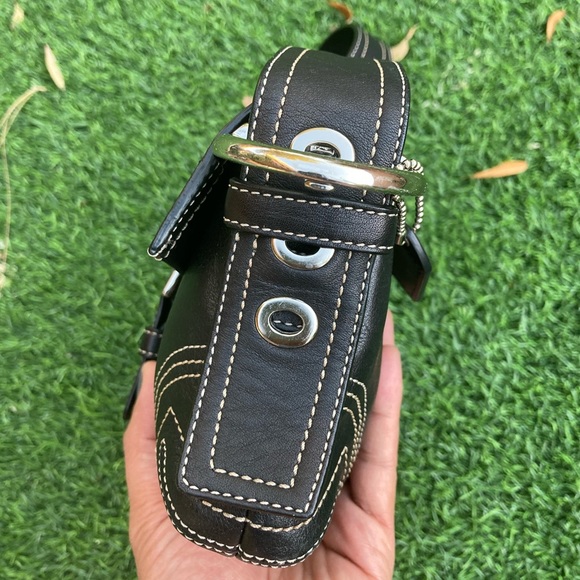 Coach - Picture 6 of 9